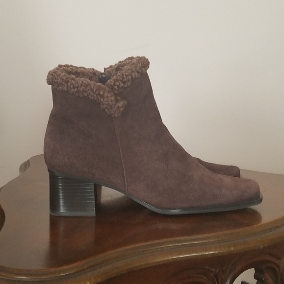 -White Mt.- brown suede booties, 7.5 - Picture 2 of 6